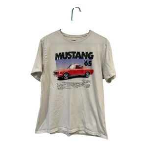 Mustang ’65 Graphic T-Shirt Pre-Loved Distressed Tee Size L Old Navy